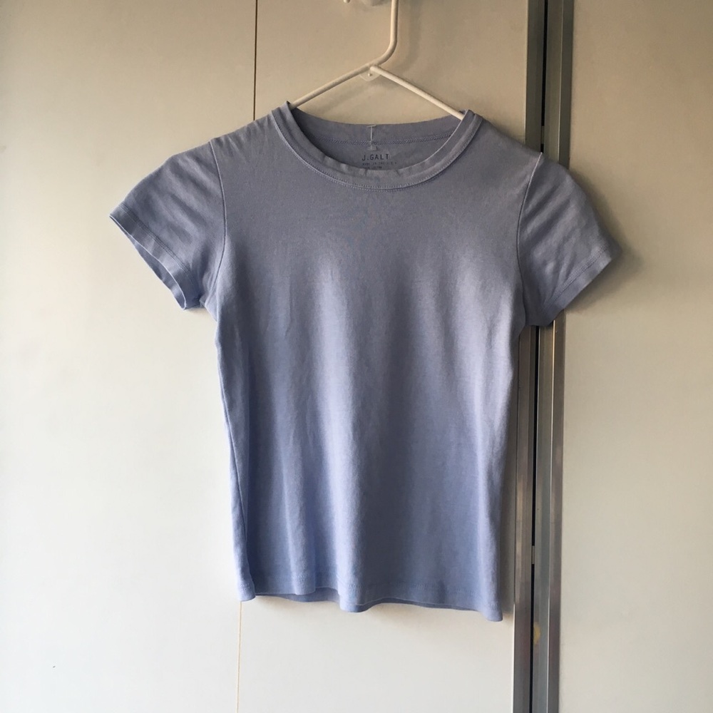 ✨BRANDY MELVILLE TEE✨ - Picture 1 of 4